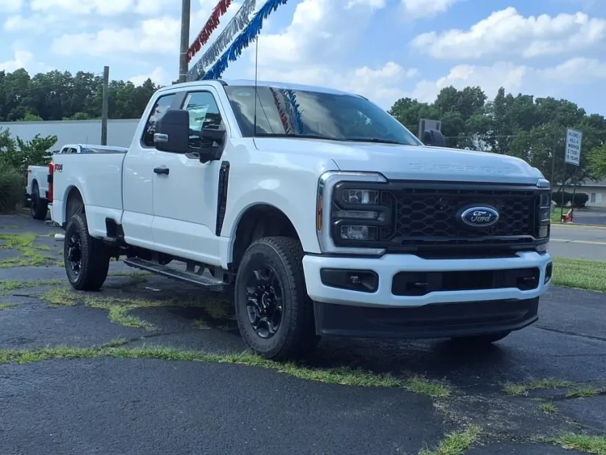 2025 Ford F-350 XL photo 1