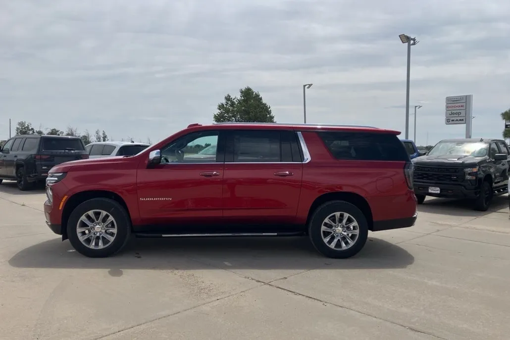 2025 Chevrolet Suburban Premier photo 1