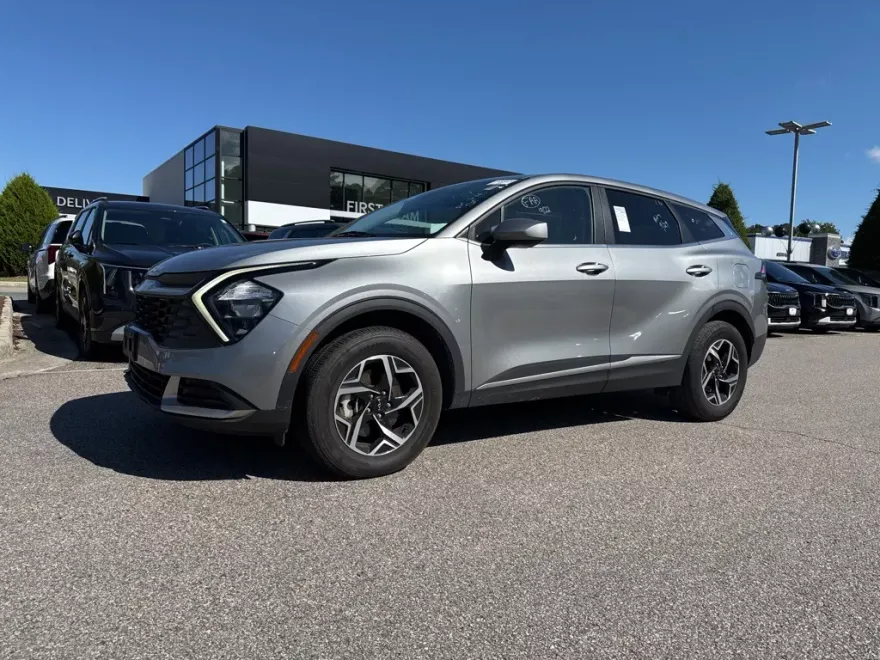2023 Kia Sportage LX photo 1