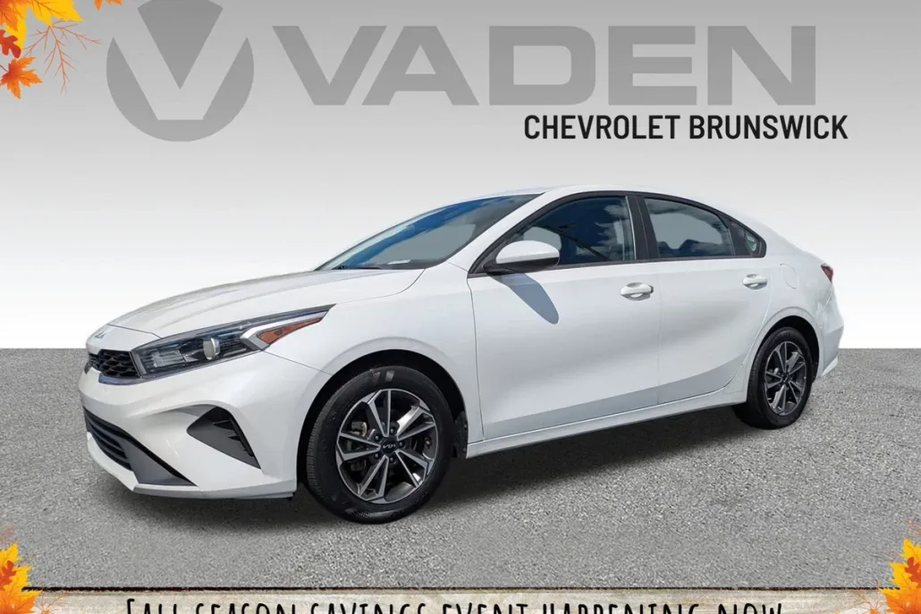 2022 Kia Forte LXS photo 1