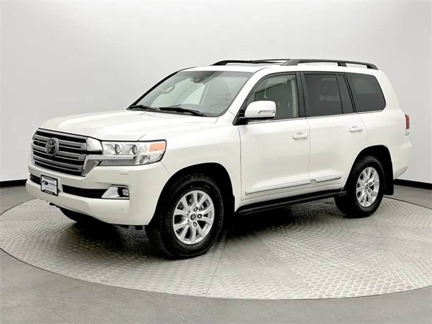 2018 Toyota Land Cruiser Base photo 1