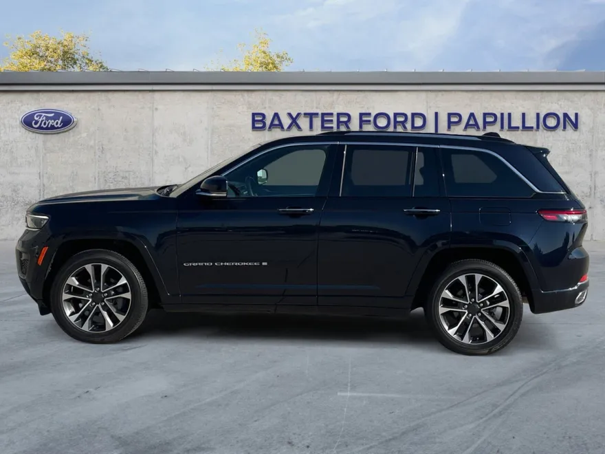2023 Jeep Grand Cherokee Overland photo 1