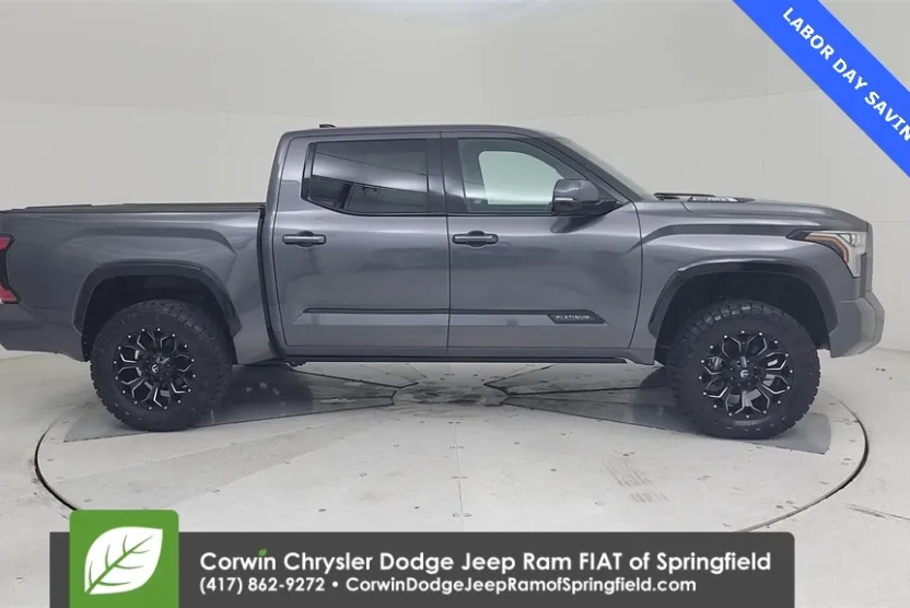 2023 Toyota Tundra Platinum photo 1