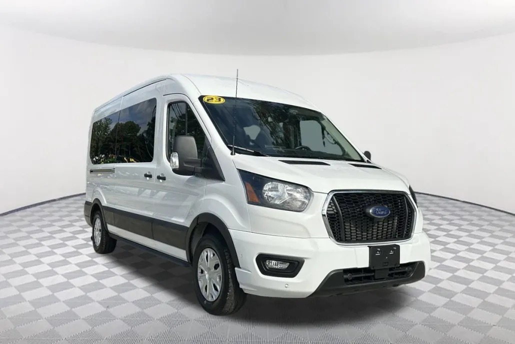 2023 Ford Transit Passenger XLT photo 1