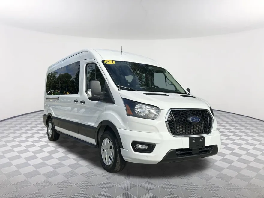 2023 Ford Transit Passenger XLT photo 1