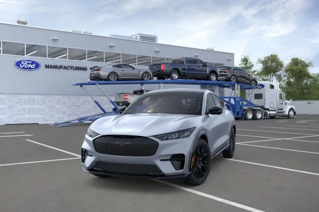 2025 Ford Mustang Mach-E Premium photo 1