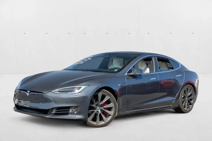 2020 Tesla Model S Performance photo 1