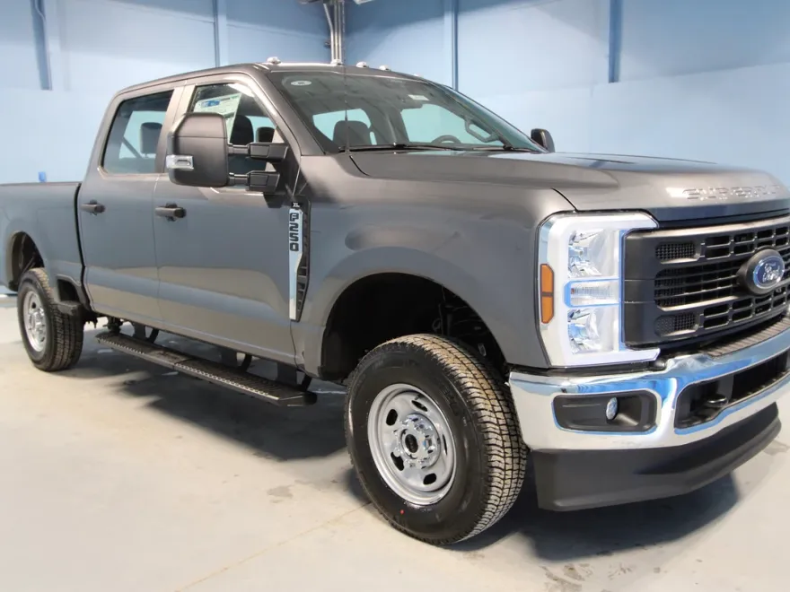 2025 Ford F-250 XL photo 1