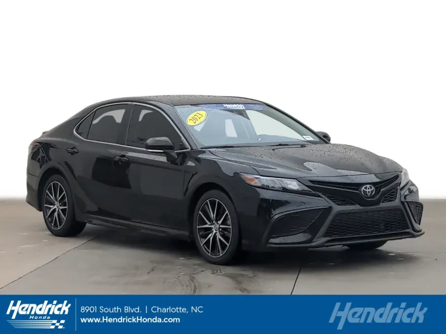 2023 Toyota Camry SE photo 1