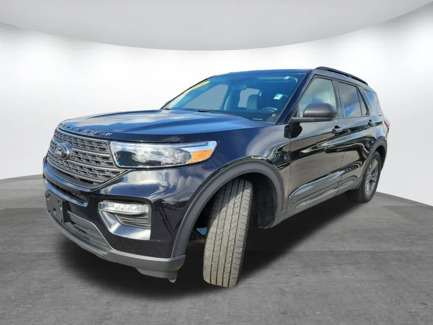 2021 Ford Explorer XLT photo 1
