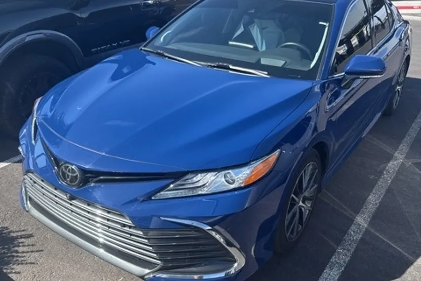 2023 Toyota Camry XLE photo 1