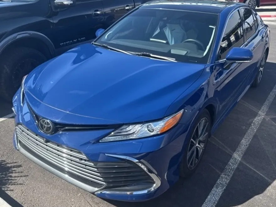 2023 Toyota Camry XLE photo 1