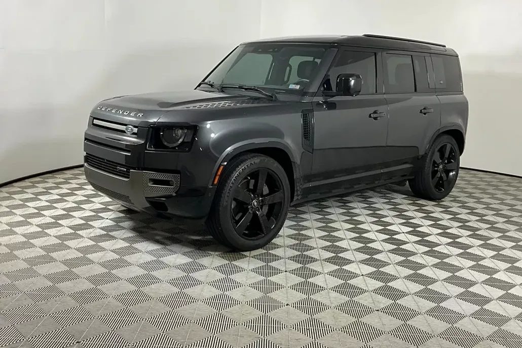 2023 Land Rover Defender 110 X-Dynamic SE photo 1