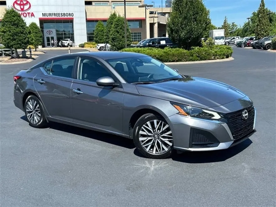 2023 Nissan Altima 2.5 SV photo 1