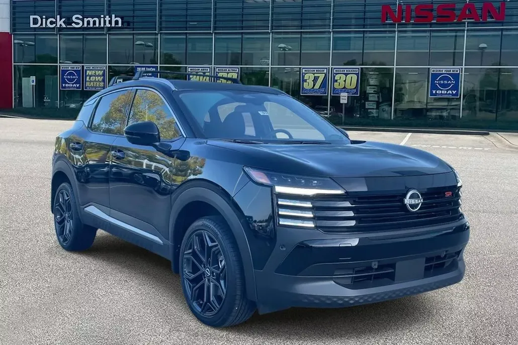 2026 Nissan Kicks SR photo 1