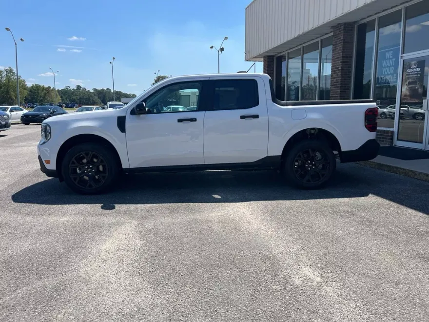 2025 Ford Maverick XLT photo 1