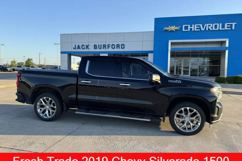 2019 Chevrolet Silverado 1500 High Country photo 1