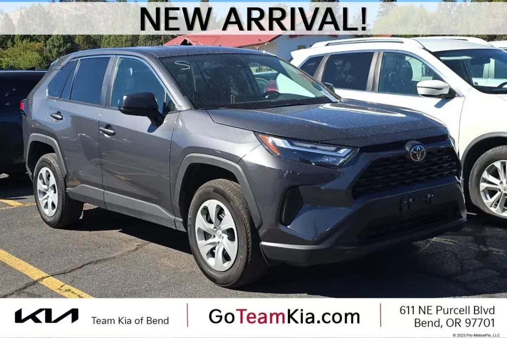 2024 Toyota RAV4 LE photo 1