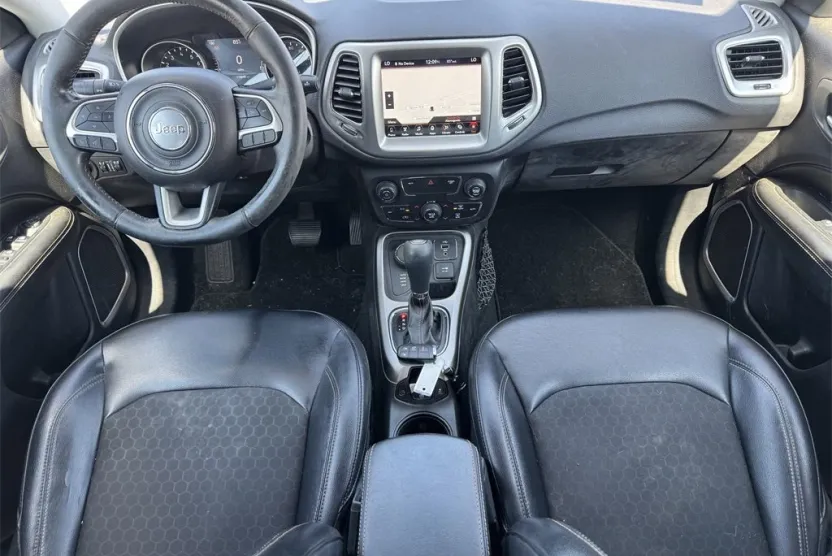 2018 Jeep Compass Latitude photo 1
