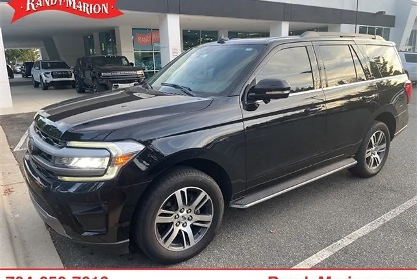 2023 Ford Expedition XLT photo 1