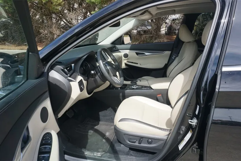 2022 Infiniti QX50 Luxe photo 1