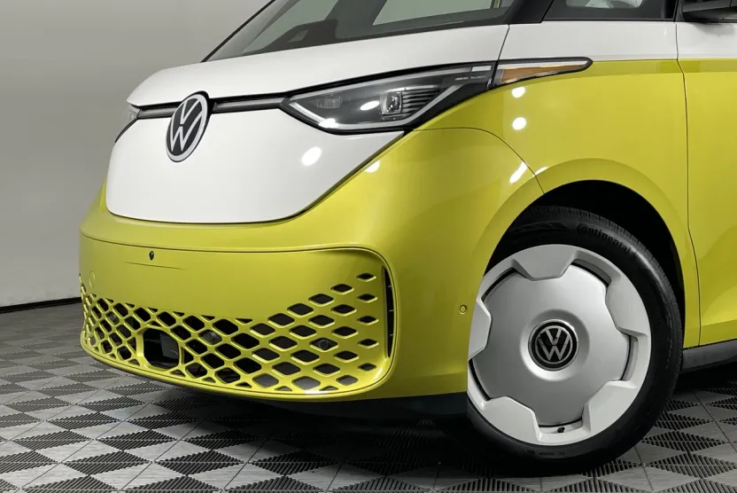 2025 Volkswagen ID. Buzz photo 1