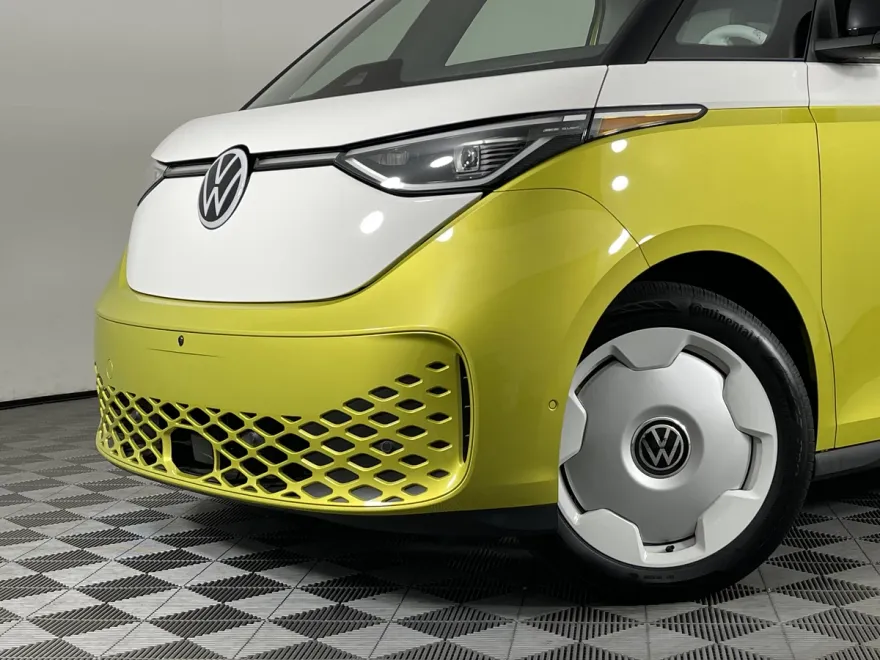 2025 Volkswagen ID. Buzz photo 1