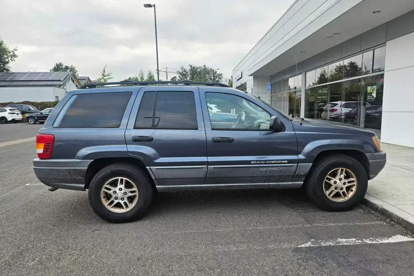 2002 Jeep Grand Cherokee Laredo photo 1