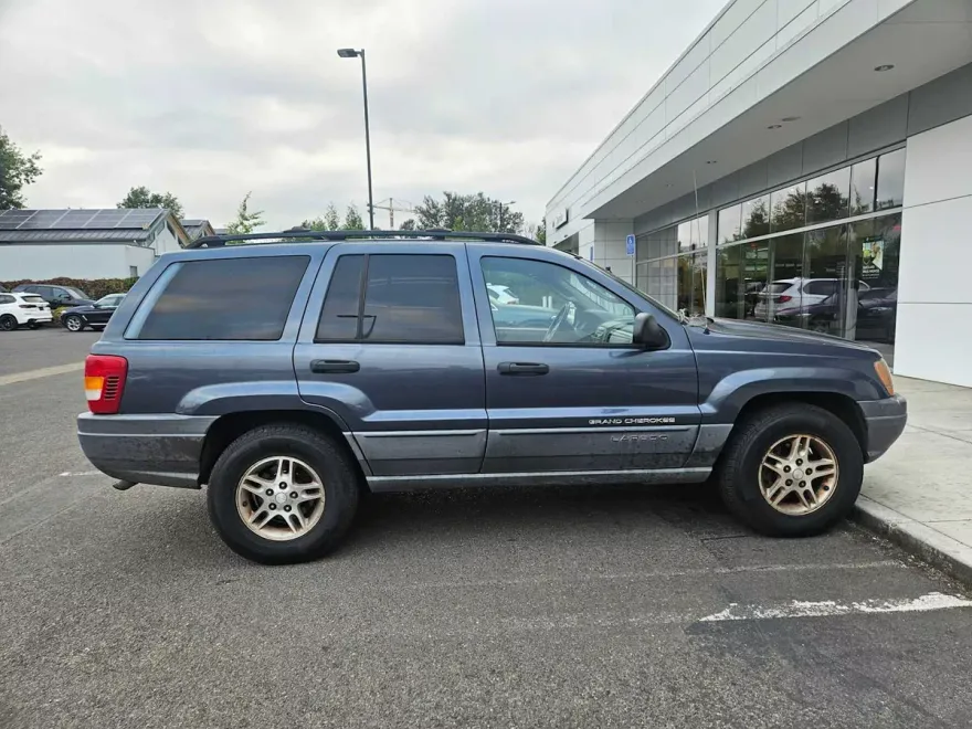 2002 Jeep Grand Cherokee Laredo photo 1