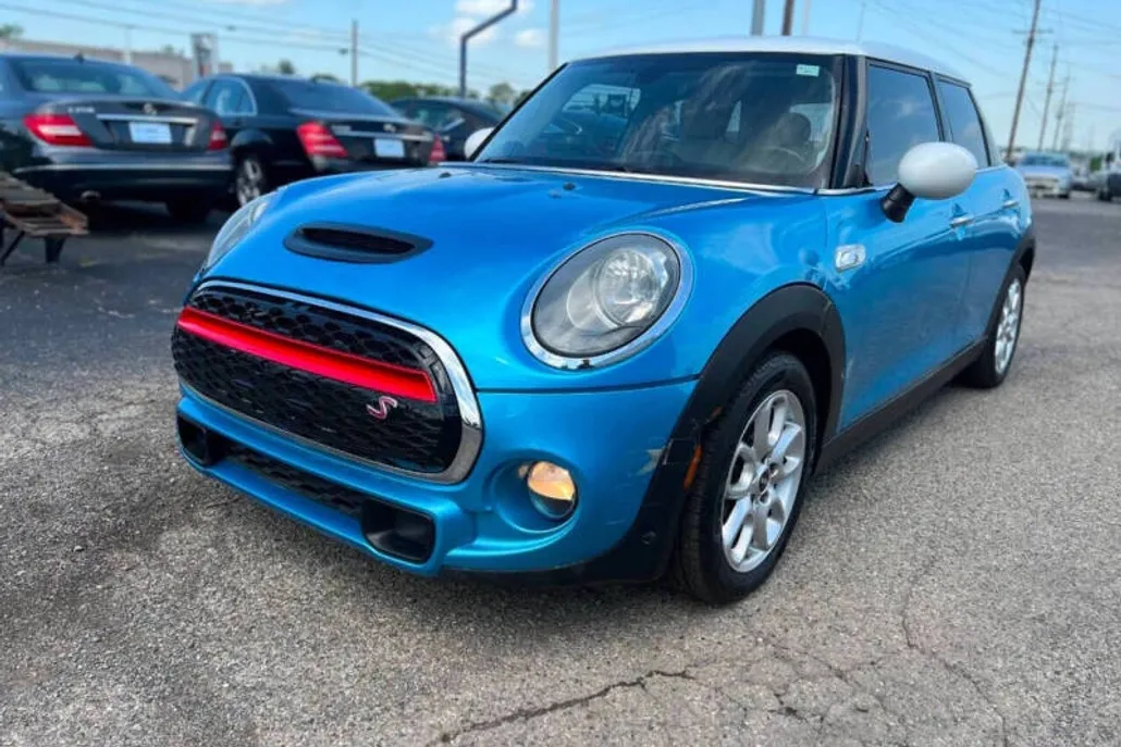 2018 Mini Cooper 4 Door Hardtop S photo 1