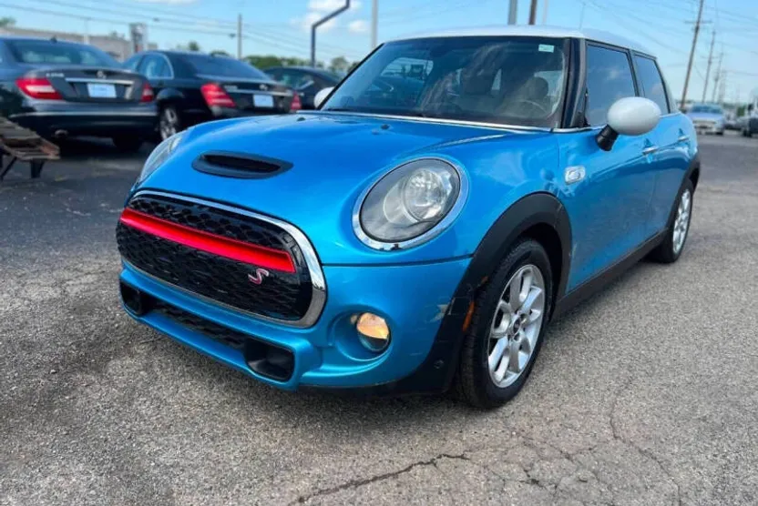 2018 Mini Cooper 4 Door Hardtop S photo 1