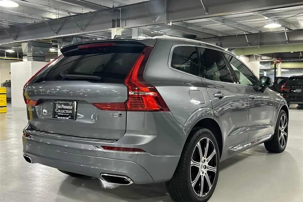 2021 Volvo XC60 T5 Inscription photo 1