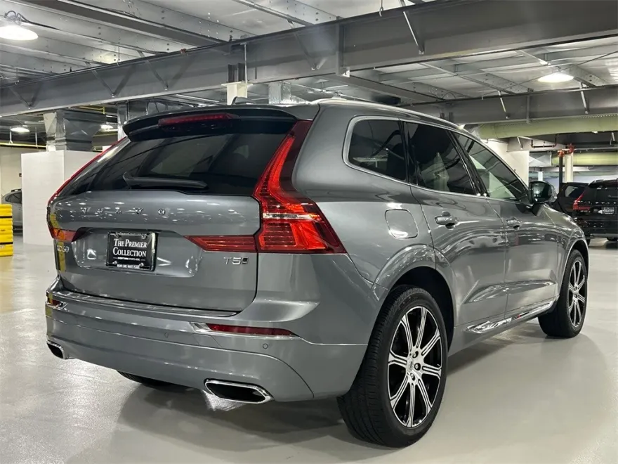 2021 Volvo XC60 T5 Inscription photo 1