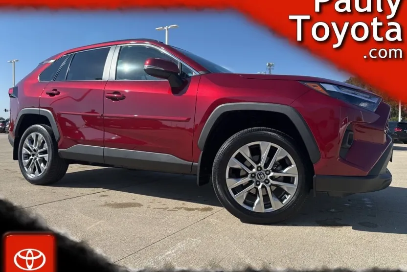 2022 Toyota RAV4 XLE Premium photo 1