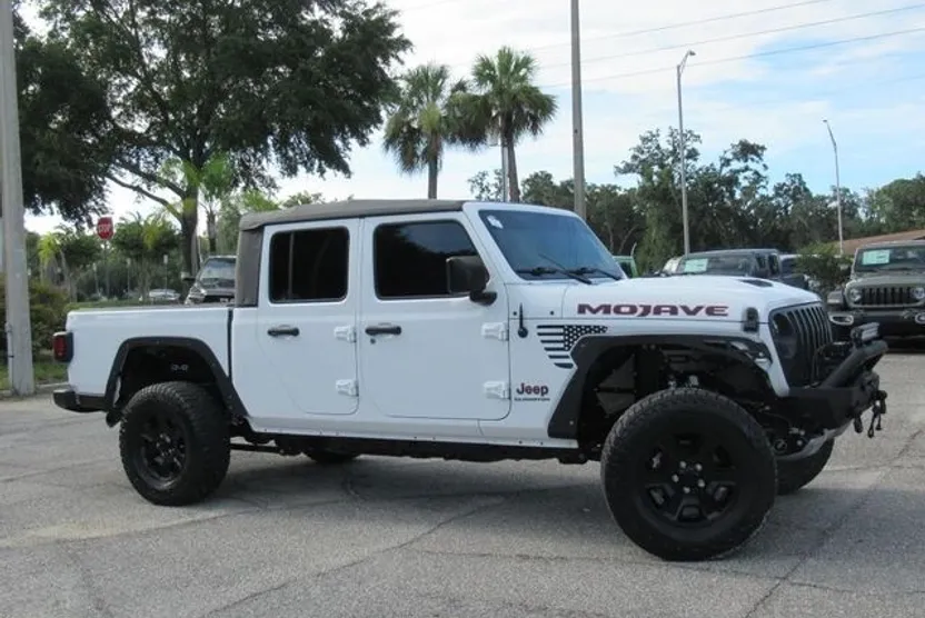 2022 Jeep Gladiator Mojave photo 1