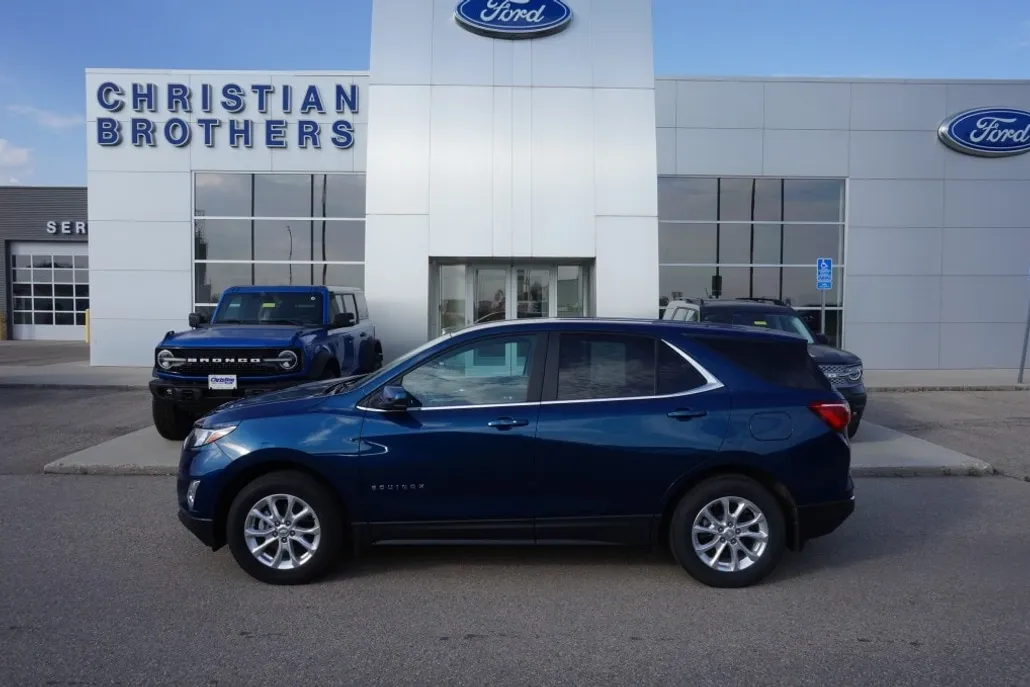 2021 Chevrolet Equinox LT photo 1
