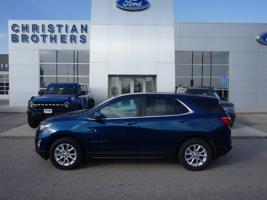 2021 Chevrolet Equinox LT photo 1
