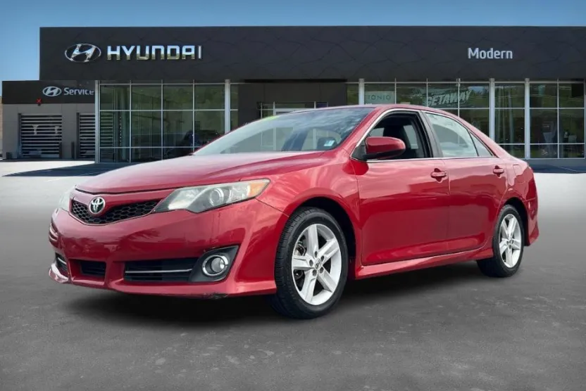 2014 Toyota Camry L photo 1