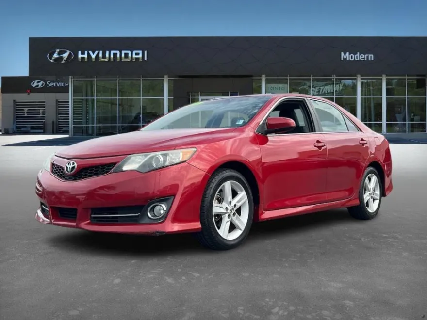 2014 Toyota Camry L photo 1