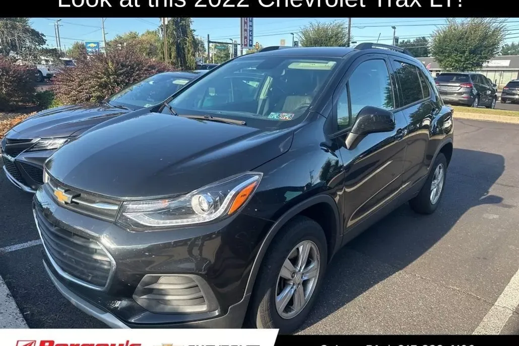 2022 Chevrolet Trax LT photo 1
