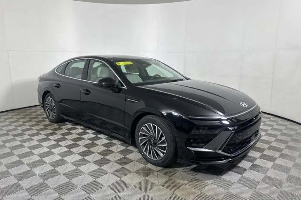 2025 Hyundai Sonata Hybrid Limited photo 1