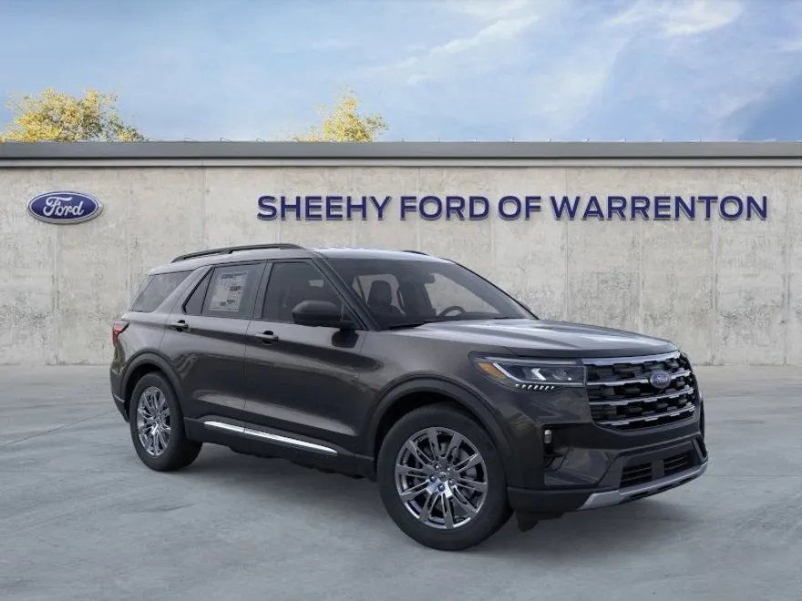 2025 Ford Explorer photo 1