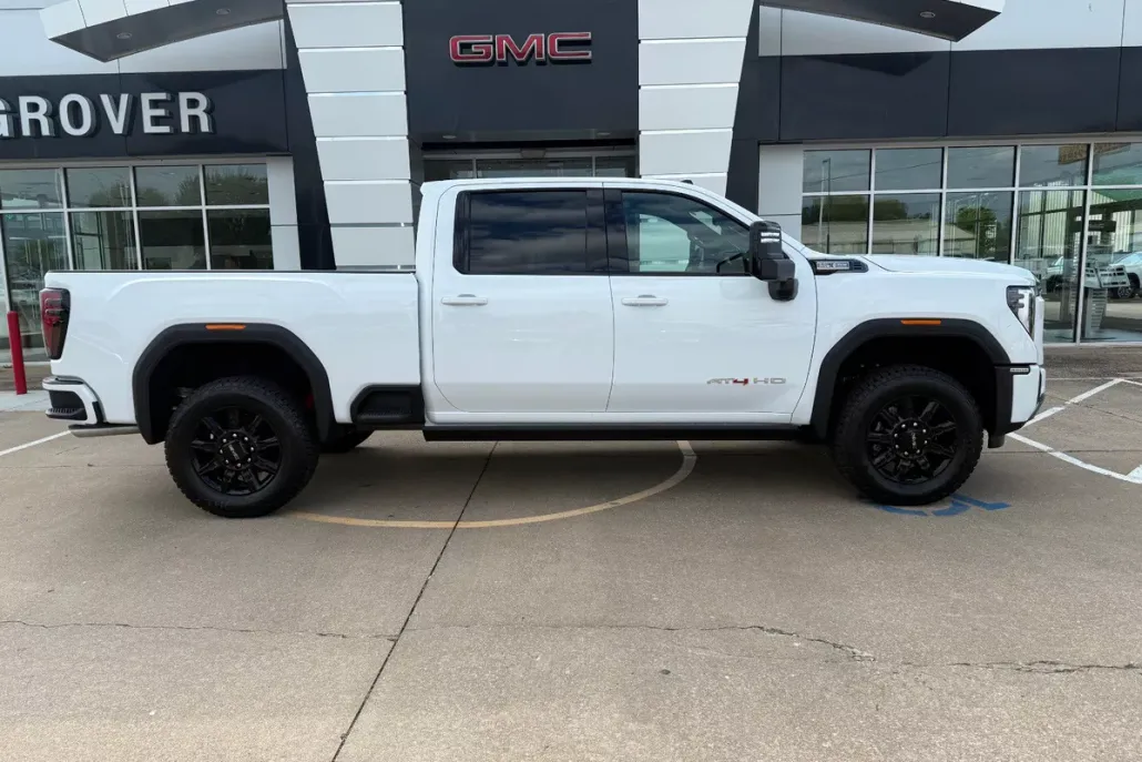 2026 Gmc Sierra 2500 HD AT4 photo 1