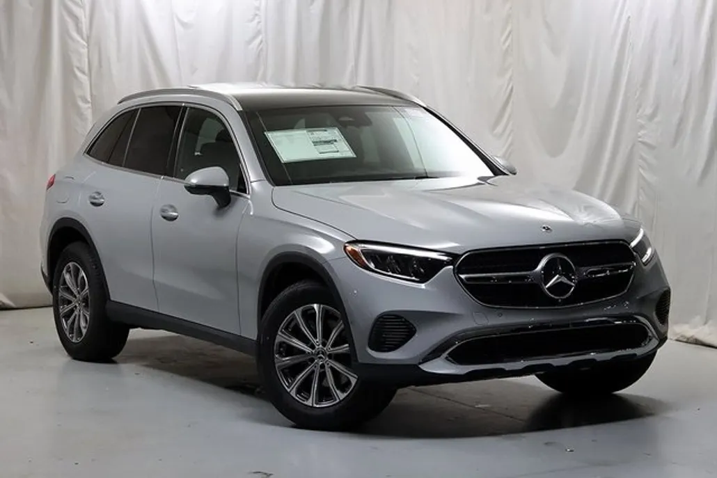 2025 Mercedes Benz GLC 300 4MATIC photo 1