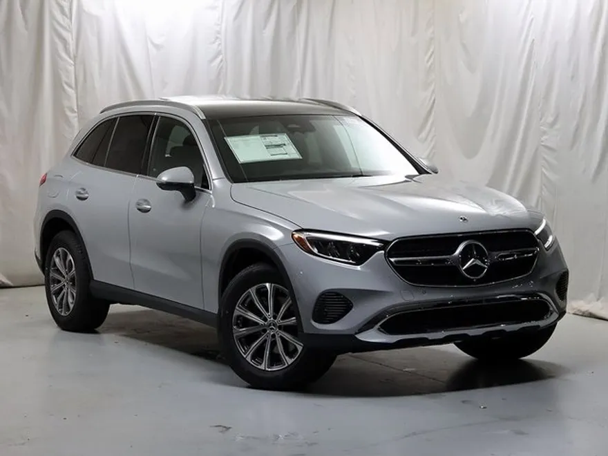 2025 Mercedes Benz GLC 300 4MATIC photo 1