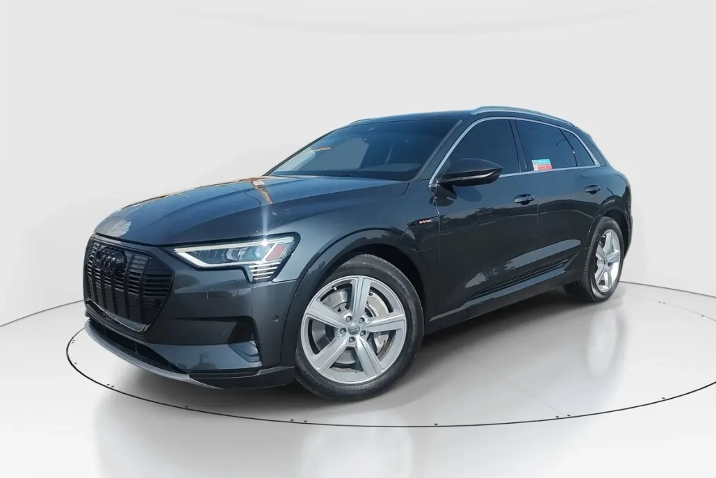 2019 Audi e-tron Premium Plus photo 1
