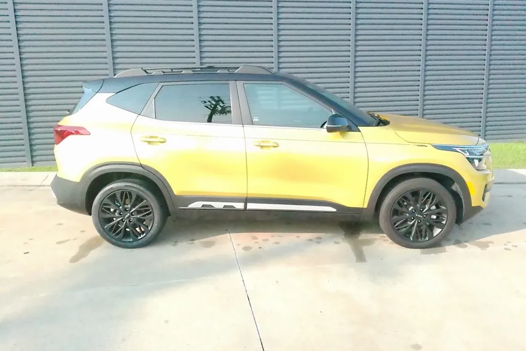 2023 Kia Seltos Nightfall Edition photo 1