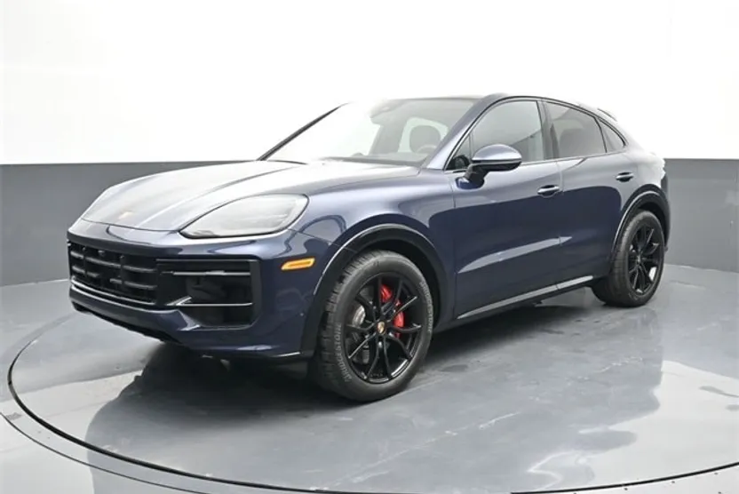 2025 Porsche Cayenne GTS photo 1