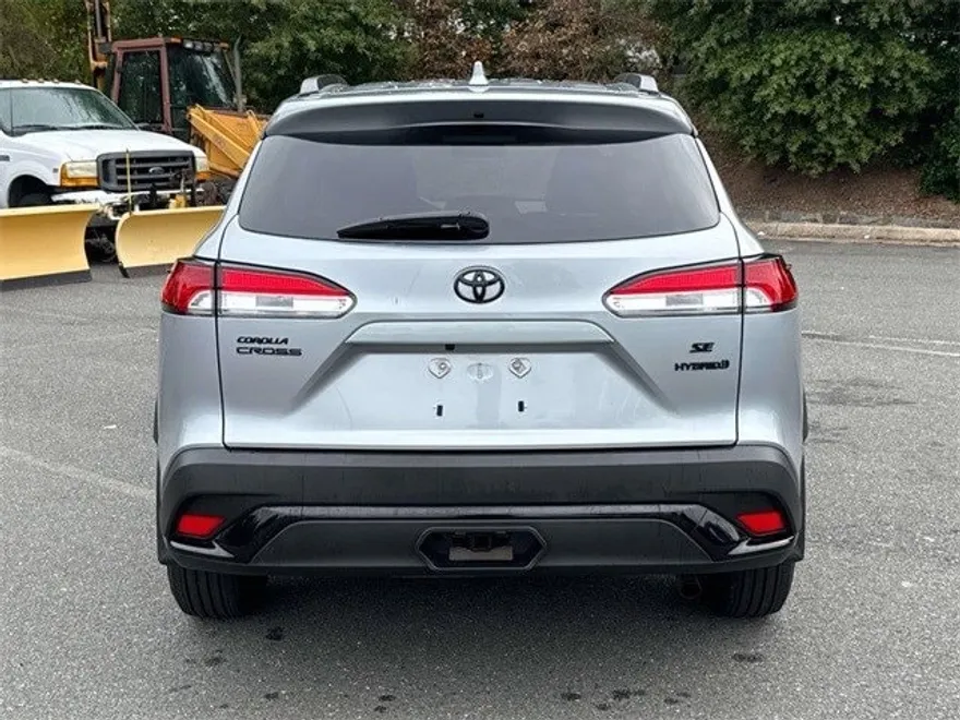 2024 Toyota Corolla Cross Hybrid SE photo 1
