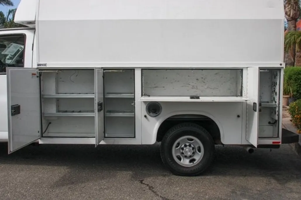 2017 Chevrolet Express 3500 Work Van photo 1